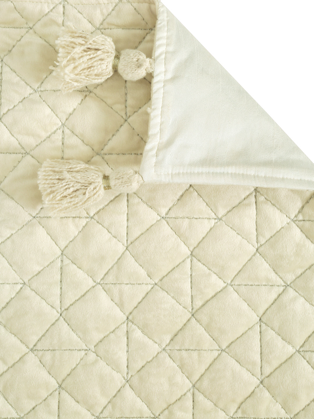 Eyda Cream Color Quilted Table Runner