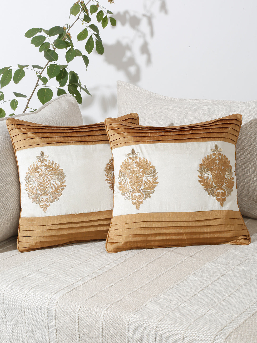 Eyda Set of 2 Ethnic Motif Cushion Covers