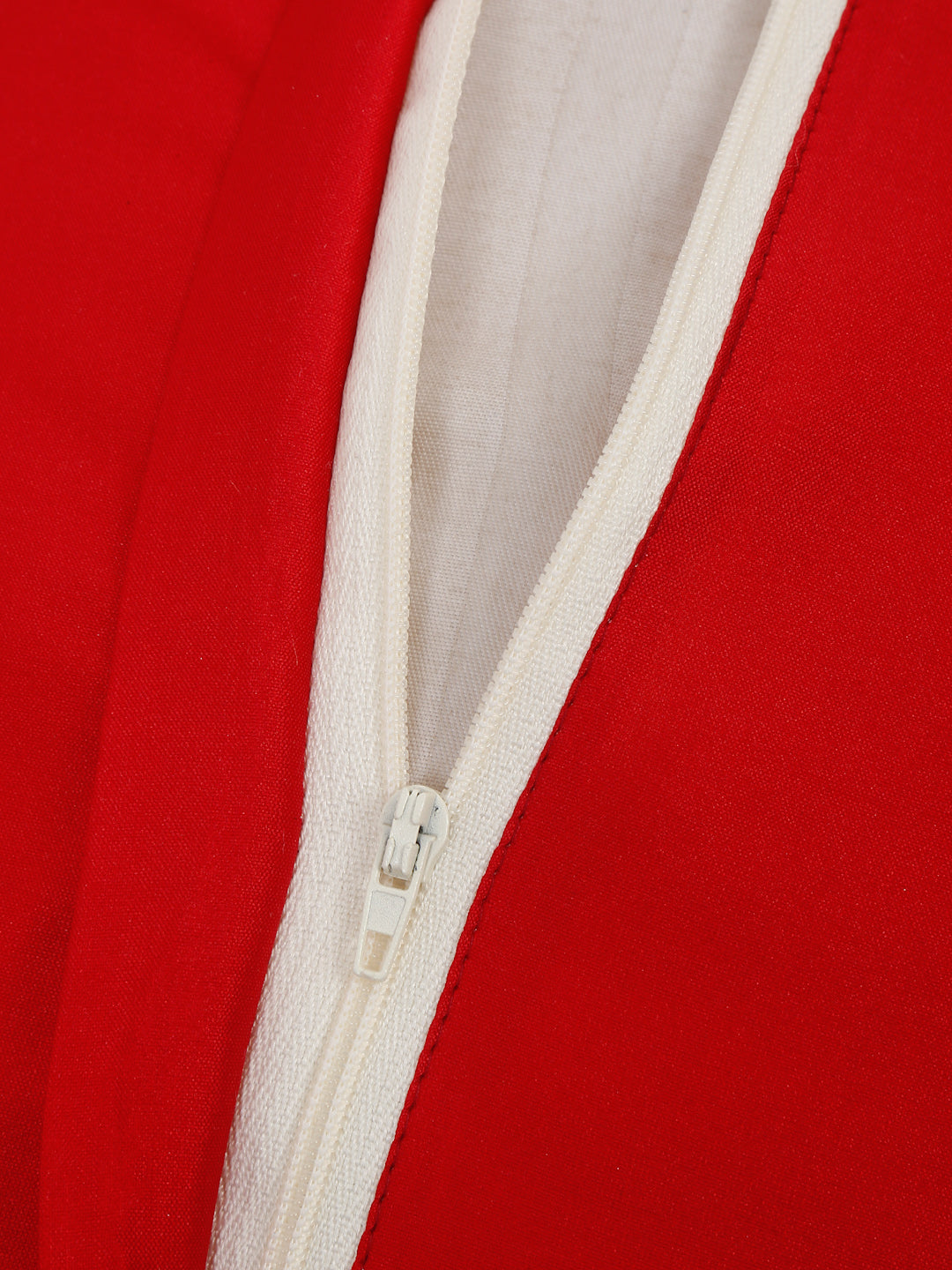 Eyda Set of 2 Embroidered Cushion Covers