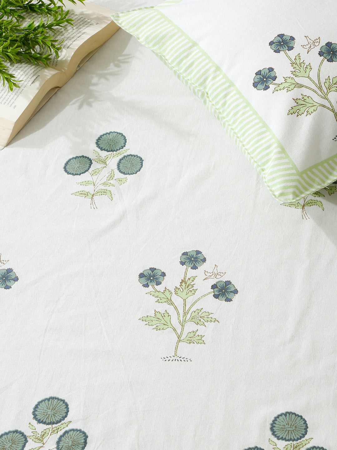 Rajasthan Decor Green and White Cotton Flower Print King Bed sheet with 2 Pillow Covers