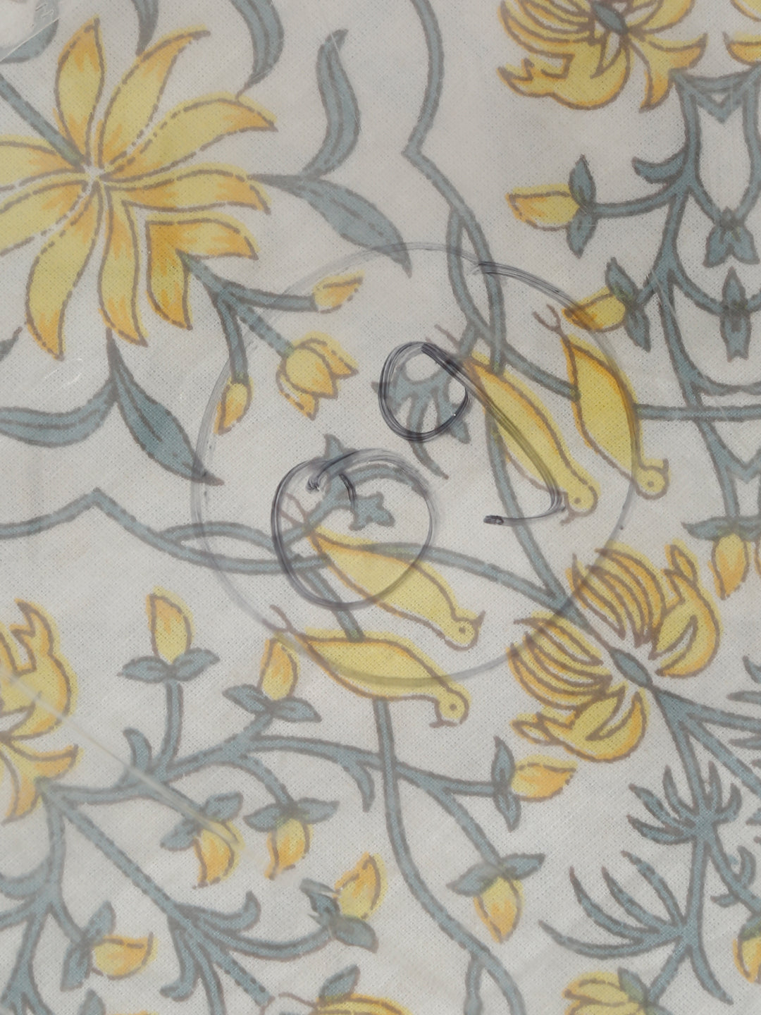 White Floral 180 TC King Bedsheet with 2 Pillow Covers