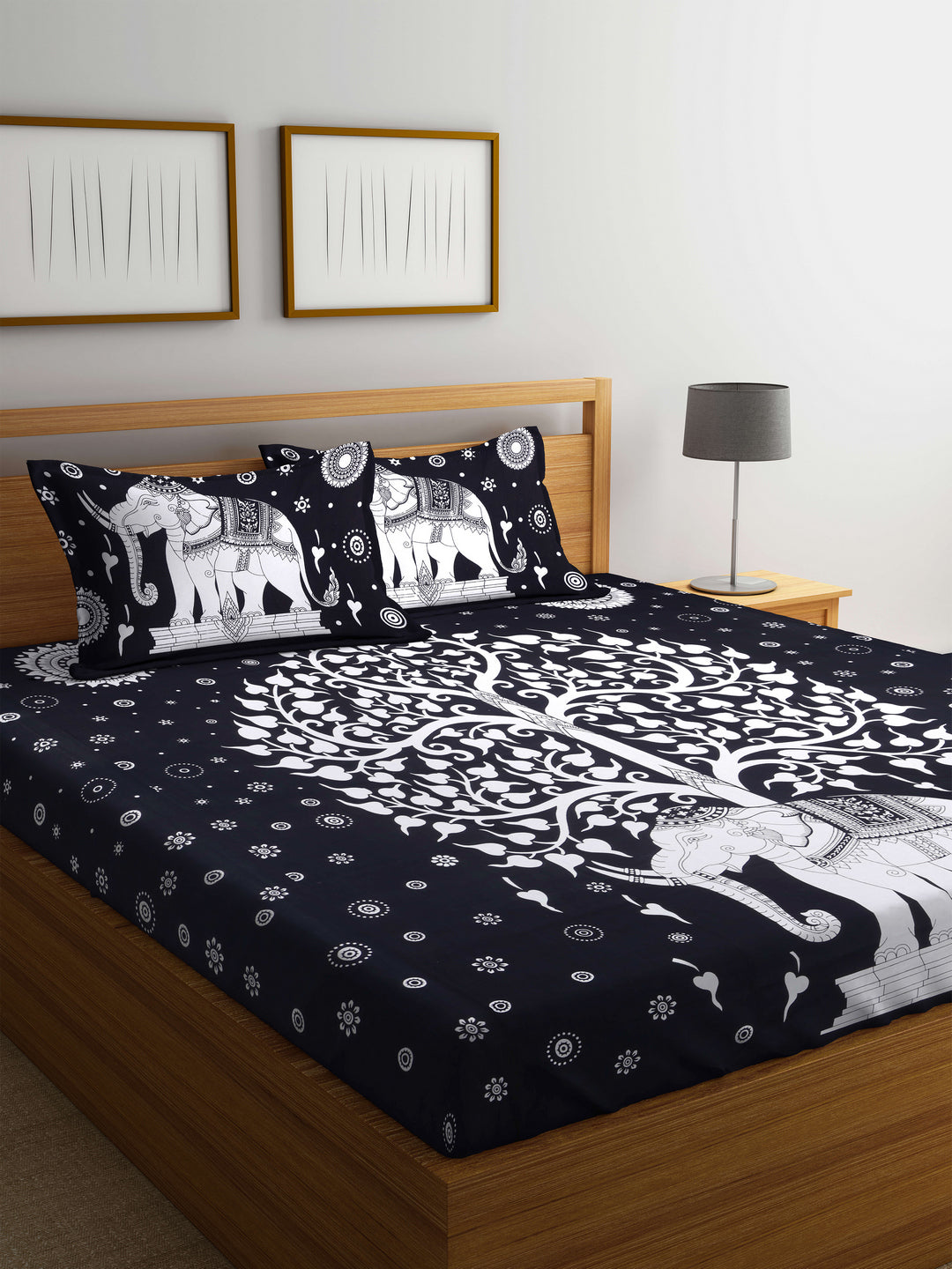 Animal Printed Black Color Cotton Double Bedsheet with 2 Pillow Coverss