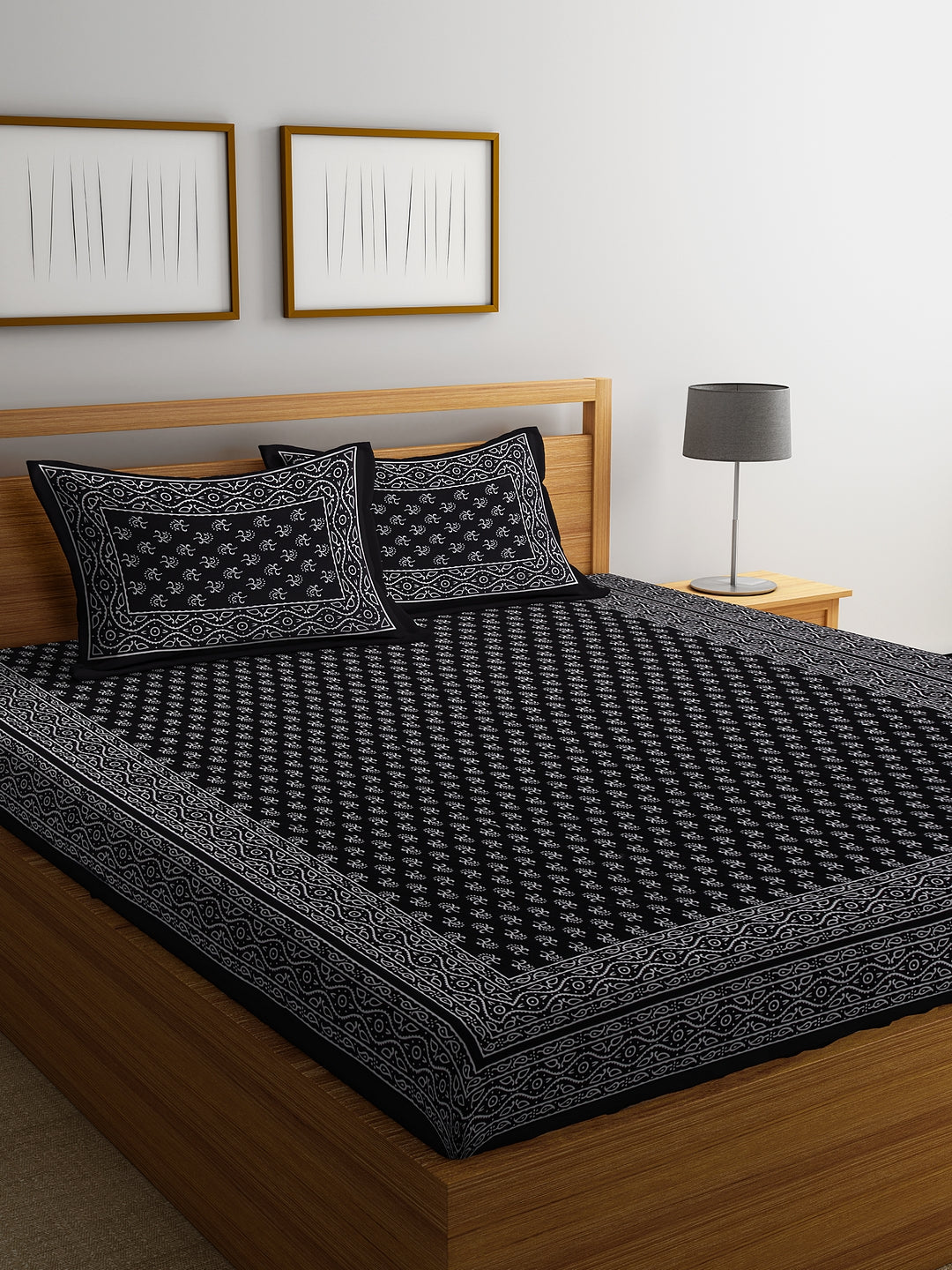 Screen Print Black Color Cotton Double Bedsheet with 2 Pillow Covers