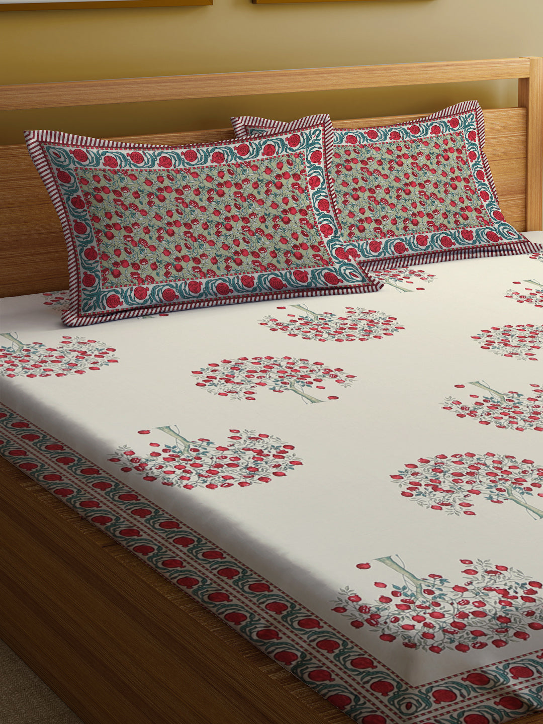 Multi Colour Floral Print Cotton King Bed sheet with 2 Pillow Covers