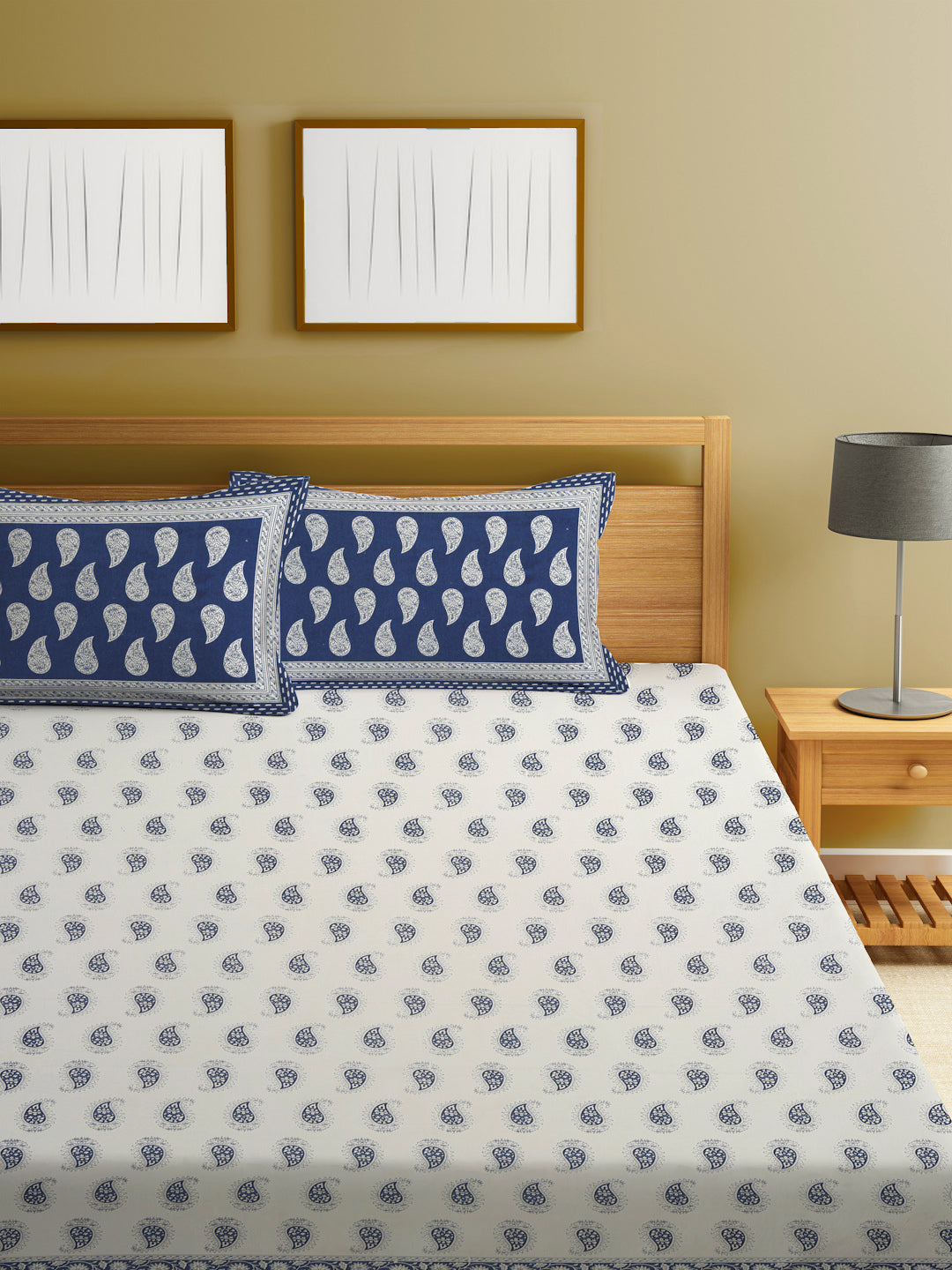 Cotton Paisley Print King Bed sheet with 2 Pillow Covers