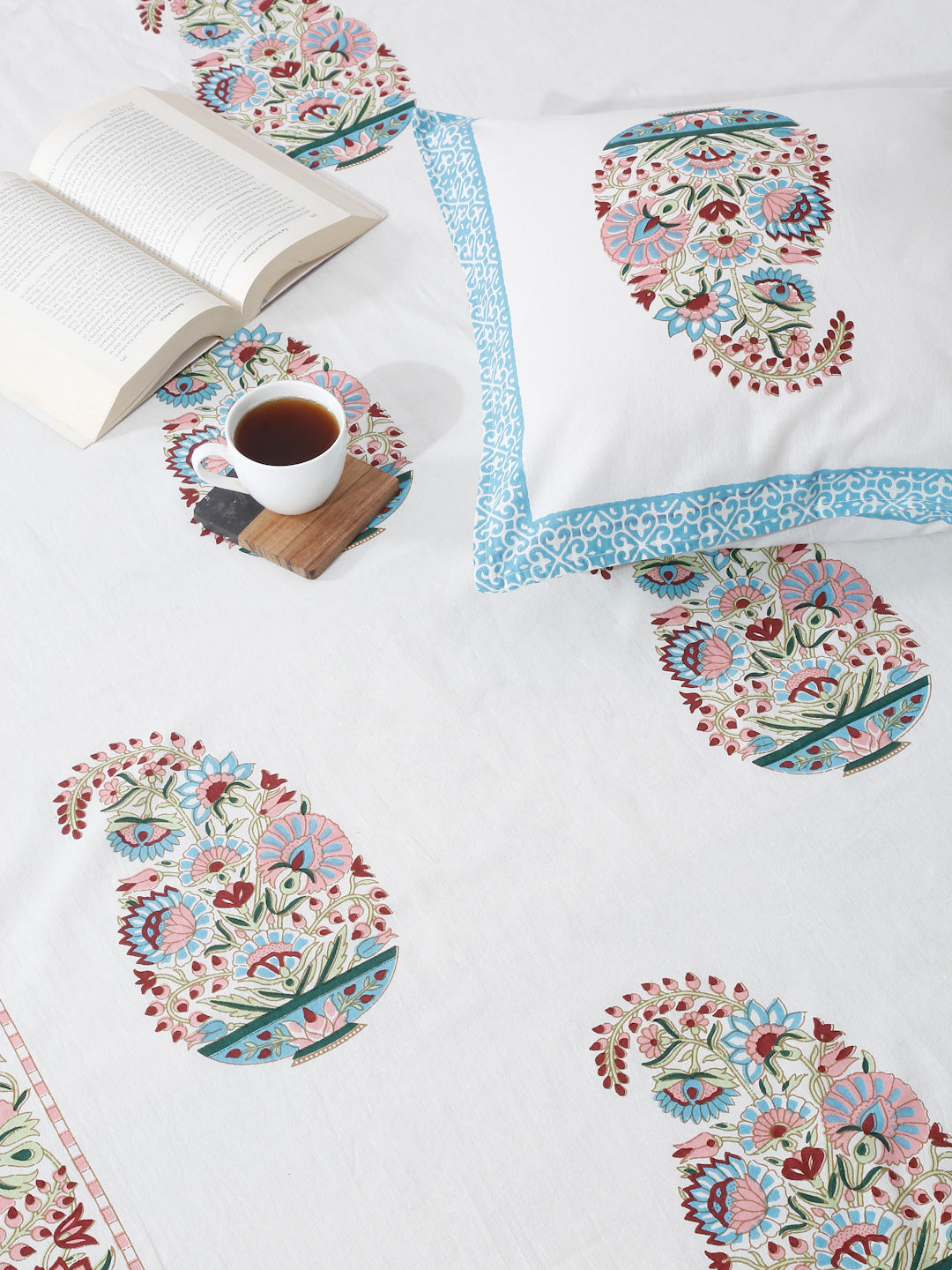 White Cotton Paisley Print King Bed sheet with 2 Pillow Covers
