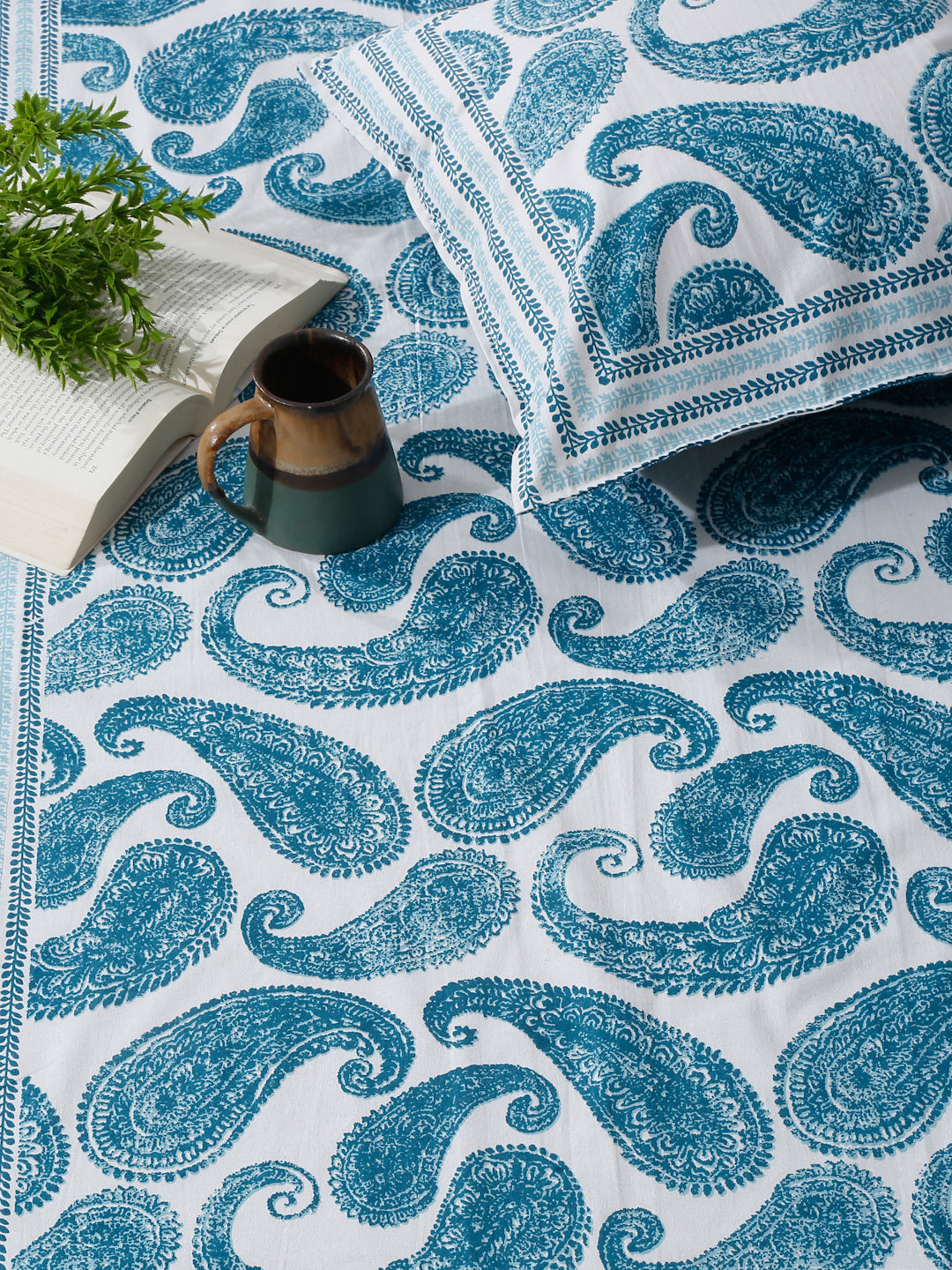 White and Turquoise Paisley Print 180 TC Cotton Double Bed Sheet with 2 Pillow Covers