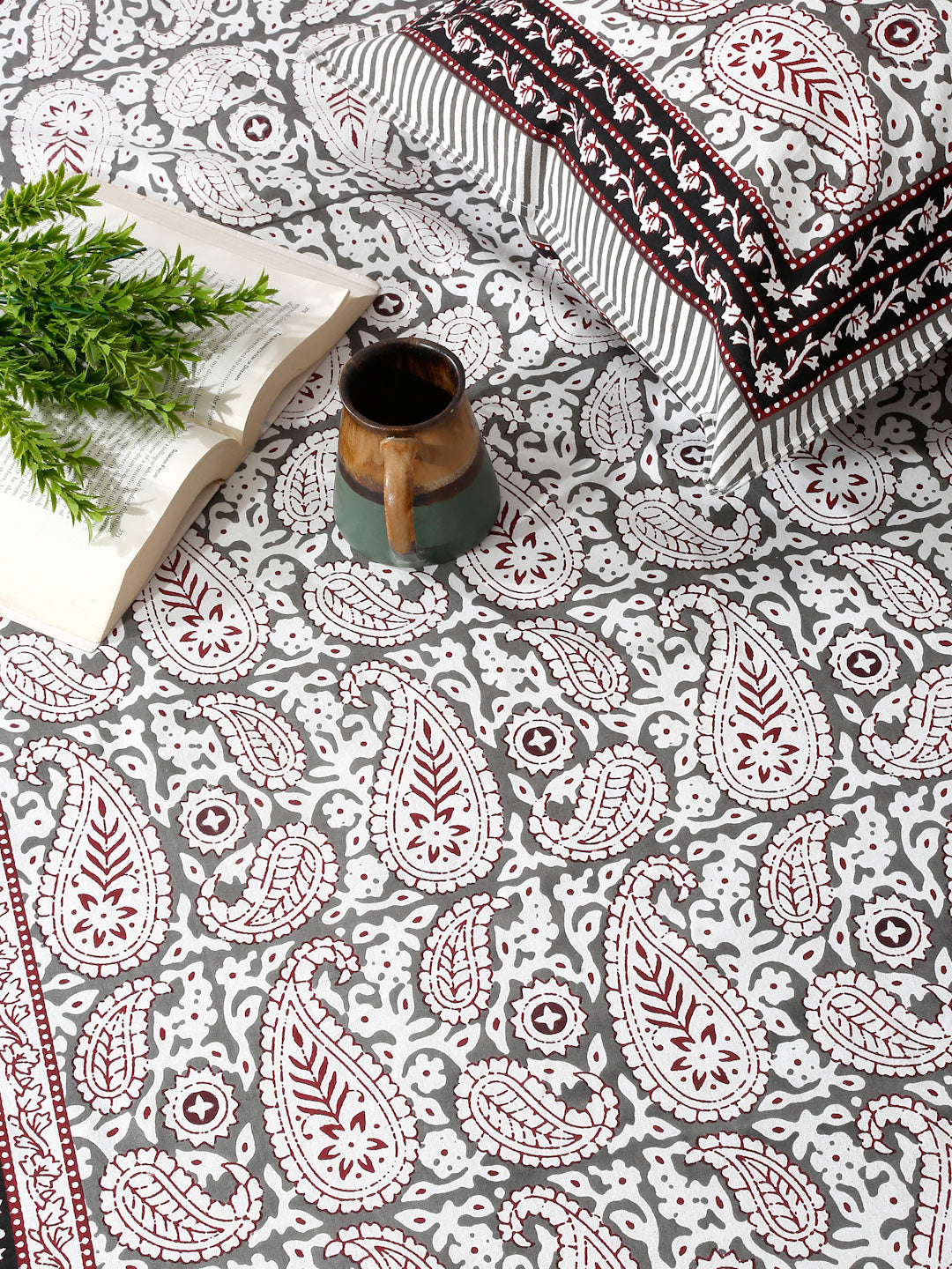 White and Grey Paisley Print 180 TC Cotton Double Bed sheet with 2 Pillow Covers