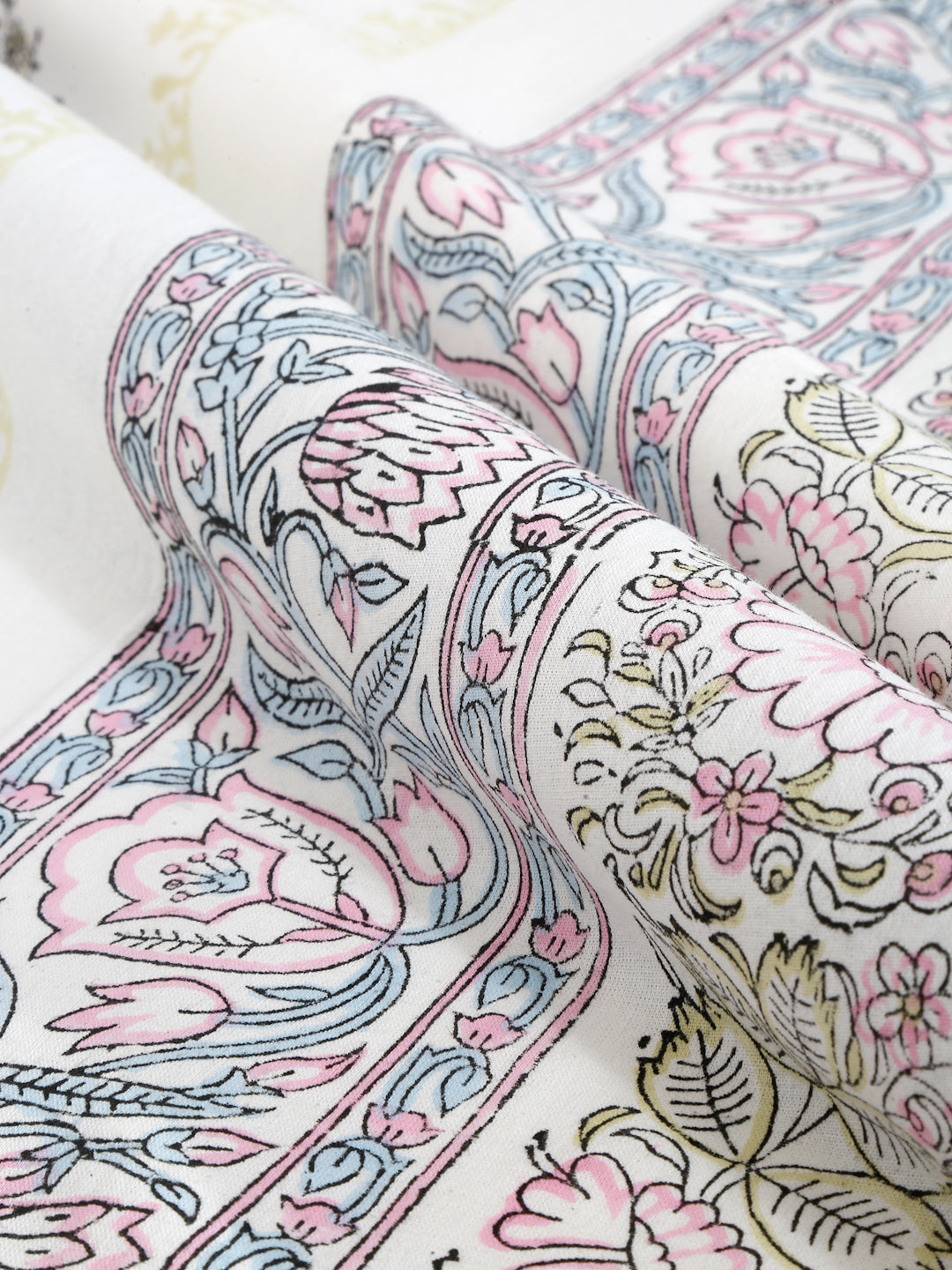 White and Green 6 Seater Printed Cotton Table Cover (60 x 90 Inch)