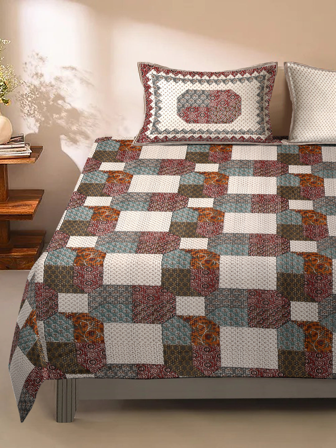 King Size Geometric Print Cotton Bed Sheet with 2 Pillow Covers