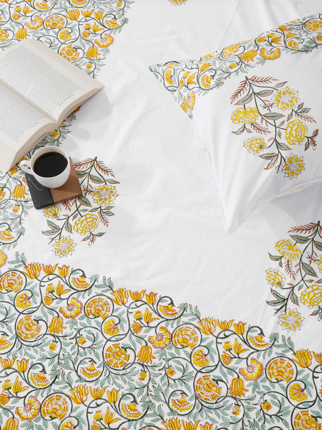 240 TC Percale Cotton Hand Block Cotton King Bedsheet with 2 Pillow Covers