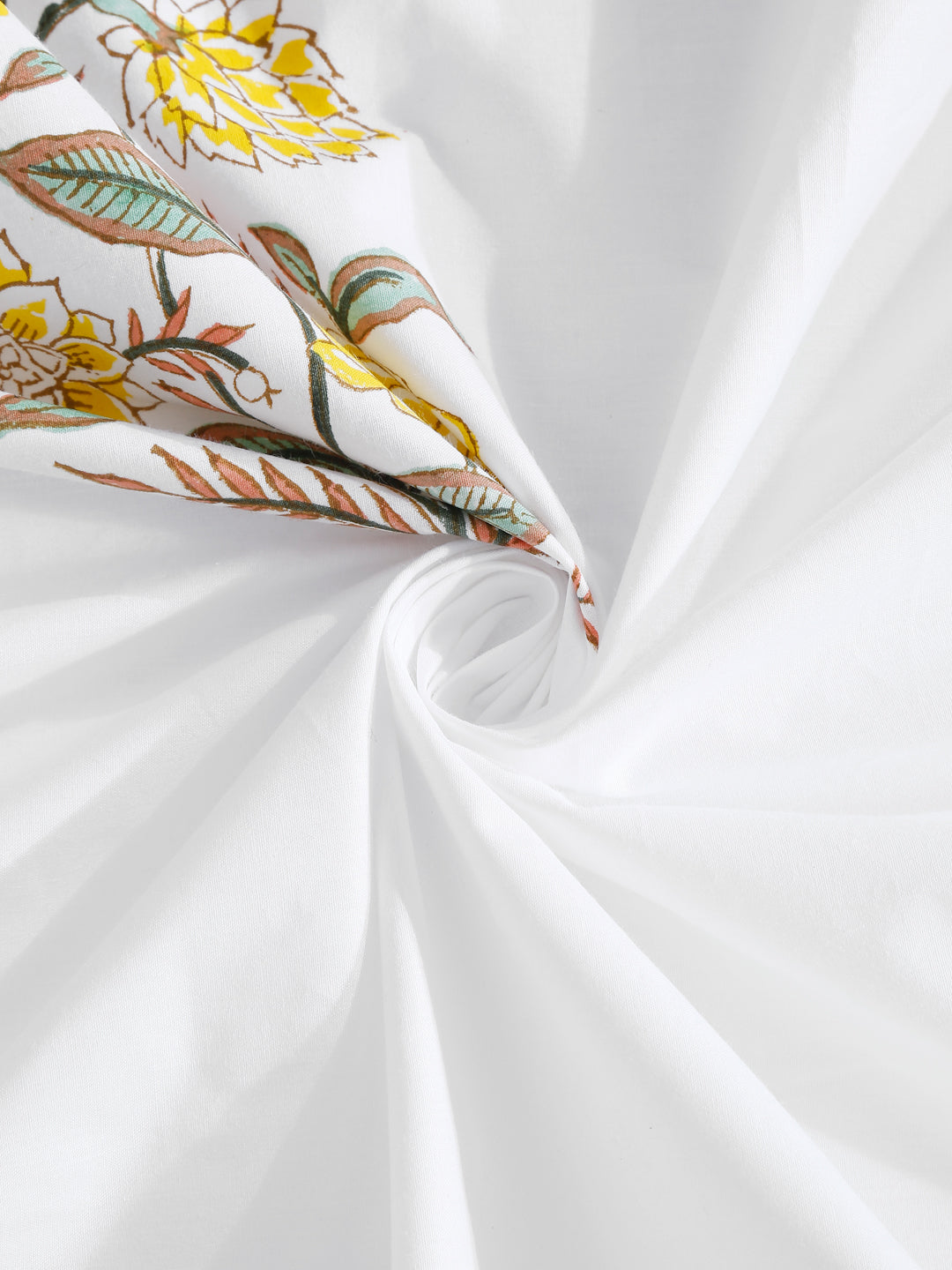 240 TC Percale Cotton Hand Block Cotton King Bedsheet with 2 Pillow Covers