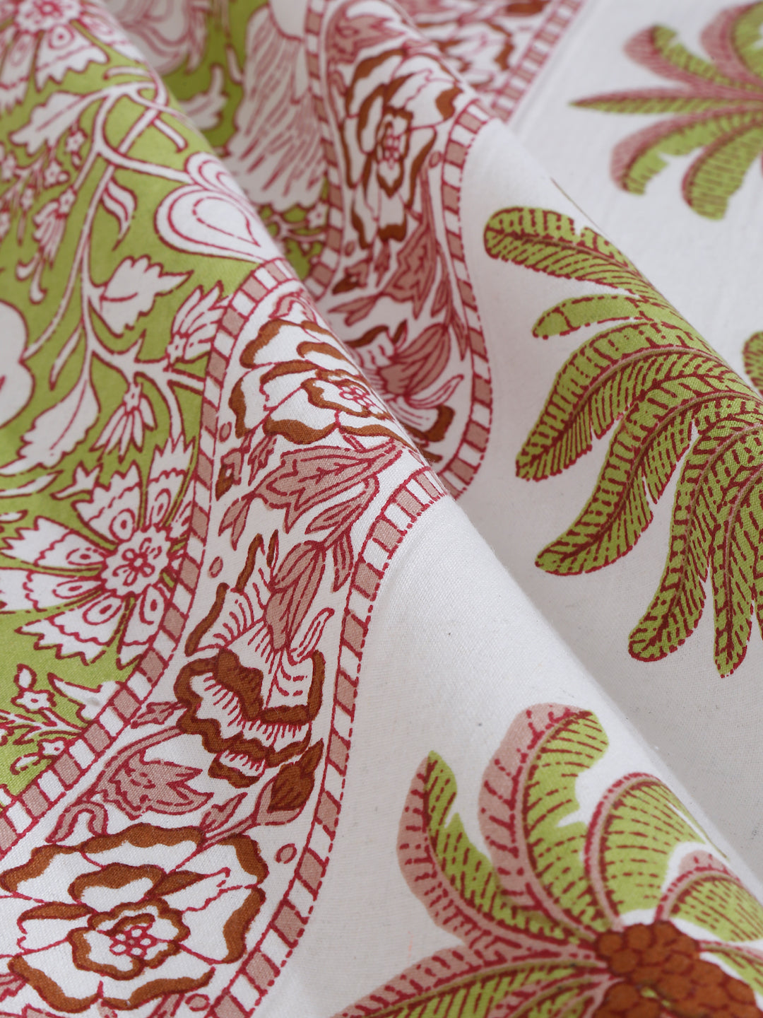 White and Green Floral Print 144 TC Cotton Single Bed Sheet with 1 Pillow Cover