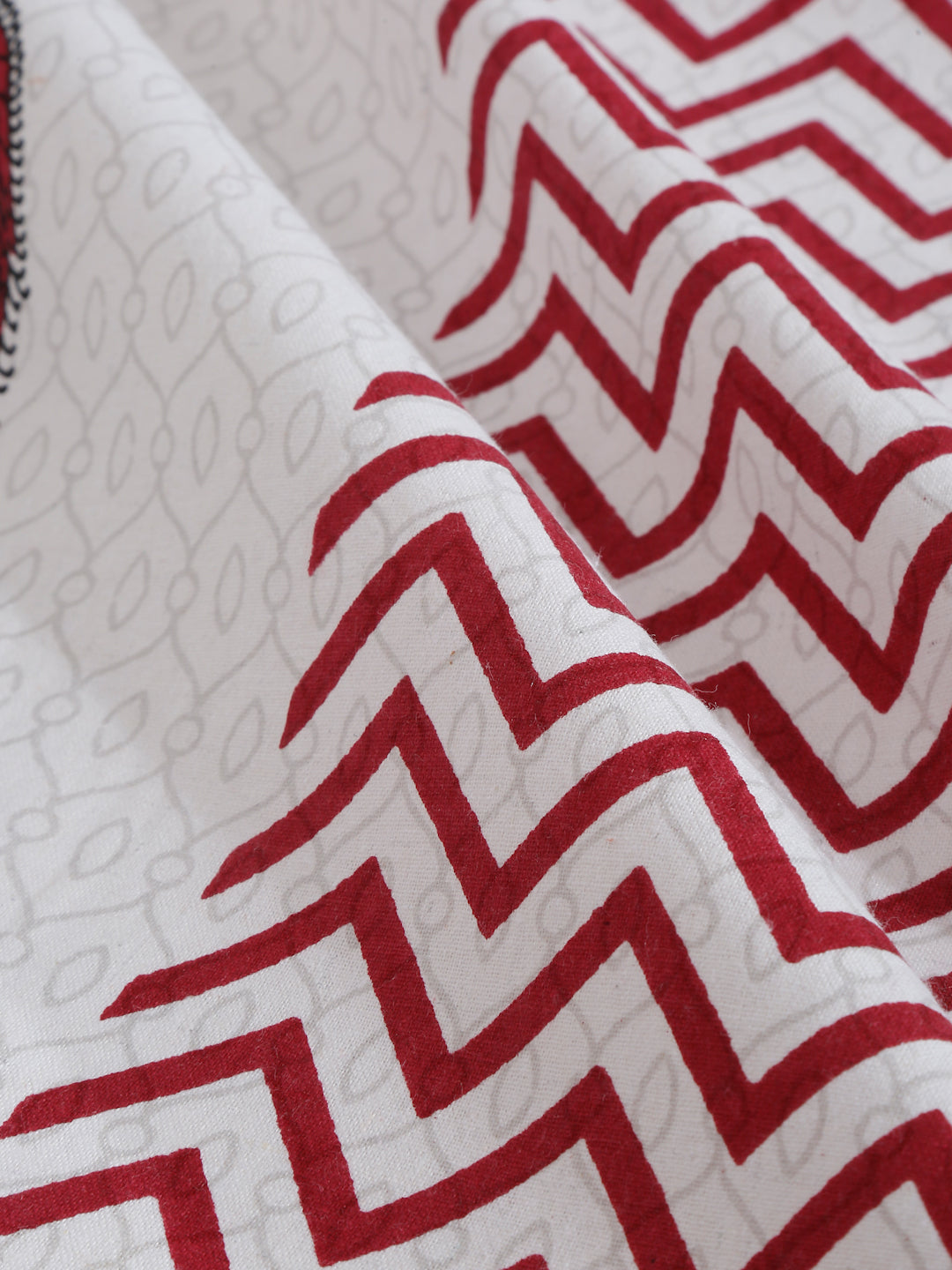 White and Red Ethnic Motif Print 144 TC Cotton Single Bed Sheet with 1 Pillow Cover