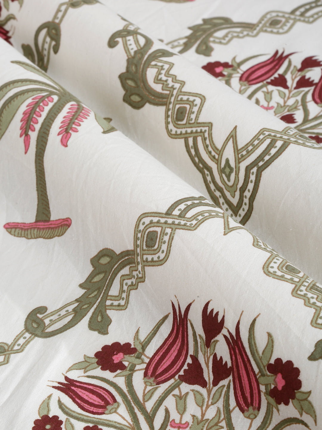 Rajasthan Decor White and Green Cotton Abstract Print King Bed sheet with 2 Pillow Covers