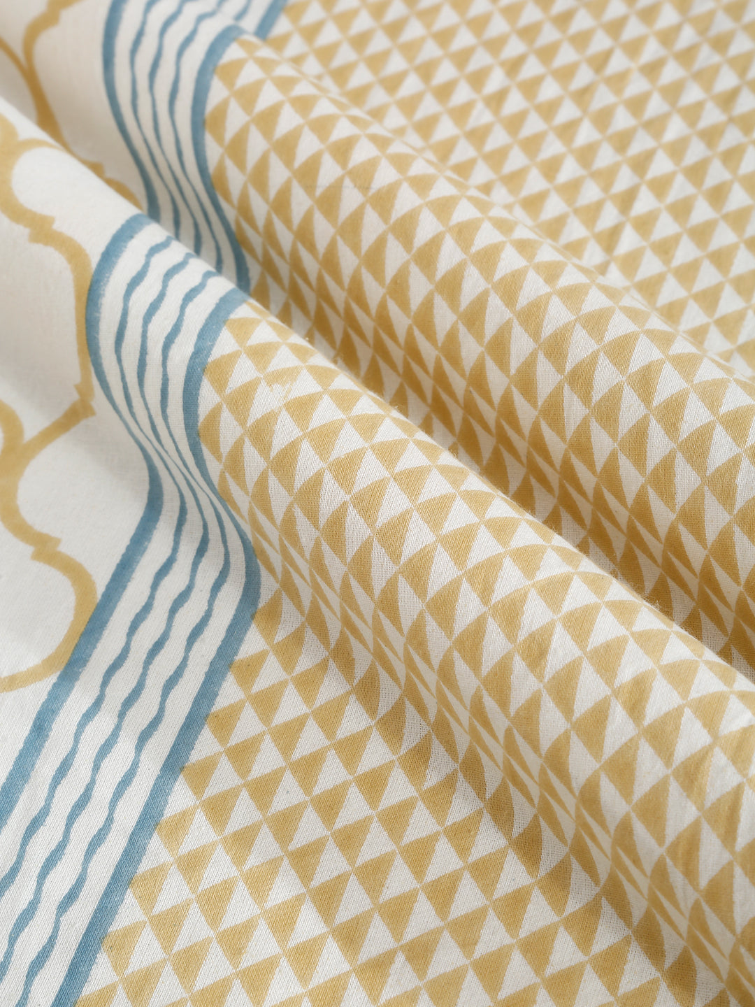 Rajasthan Decor White and Yellow   Geometric Print cotton King Bed sheet with 2 Pillow Covers