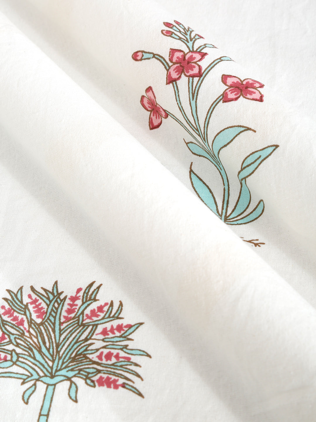 Rajasthan Decor White  and Pink Cotton Mughal  Pattren  King Bed sheet with 2 Pillow Covers (Copy)