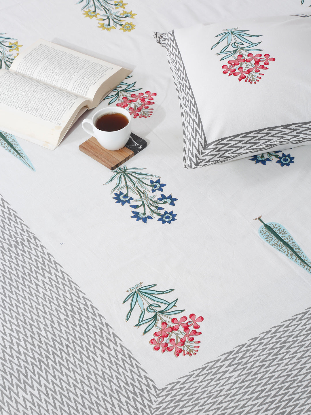 White Cotton Floral Print King Bed sheet with 2 Pillow Covers