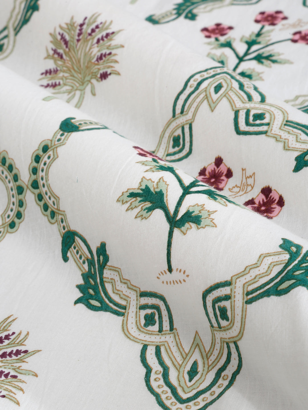 White and Green Floral Print 180 TC Super King Bed Sheet with 2 Pillow Covers