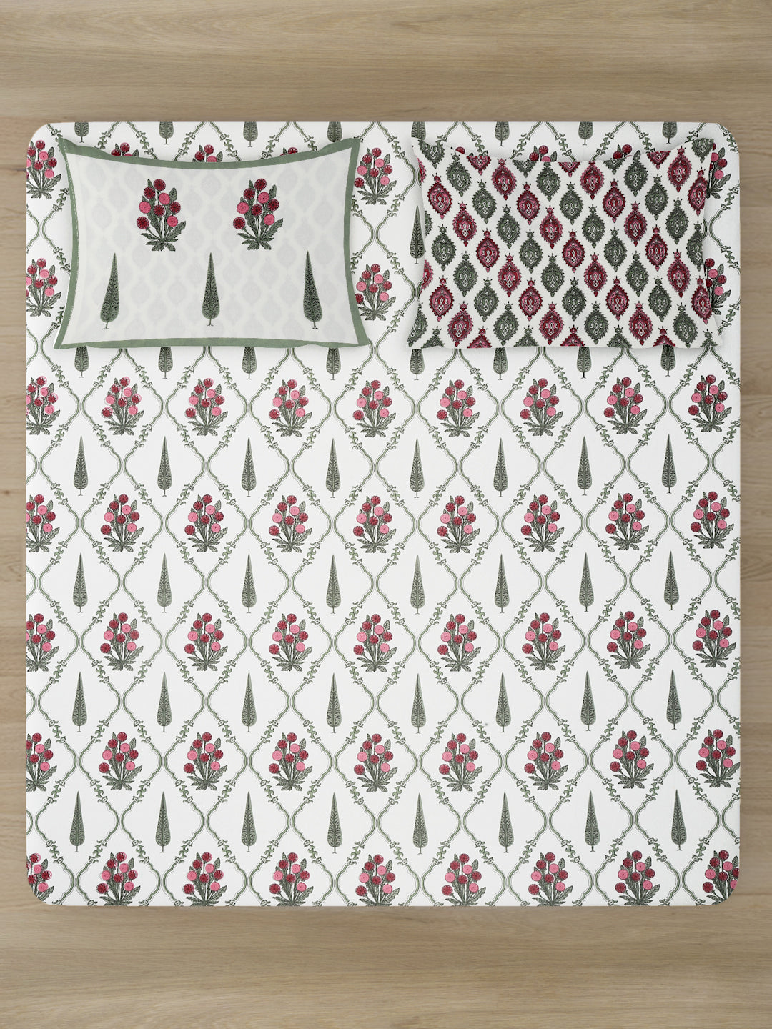 White and Green Ethnic Motifs Print 180 TC King Bed Sheet with 2 Pillow Covers