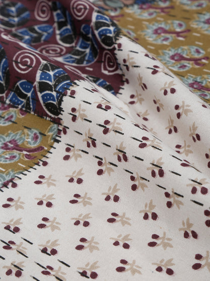 King Size Geometric Print Cotton Bed Sheet with 2 Pillow Covers